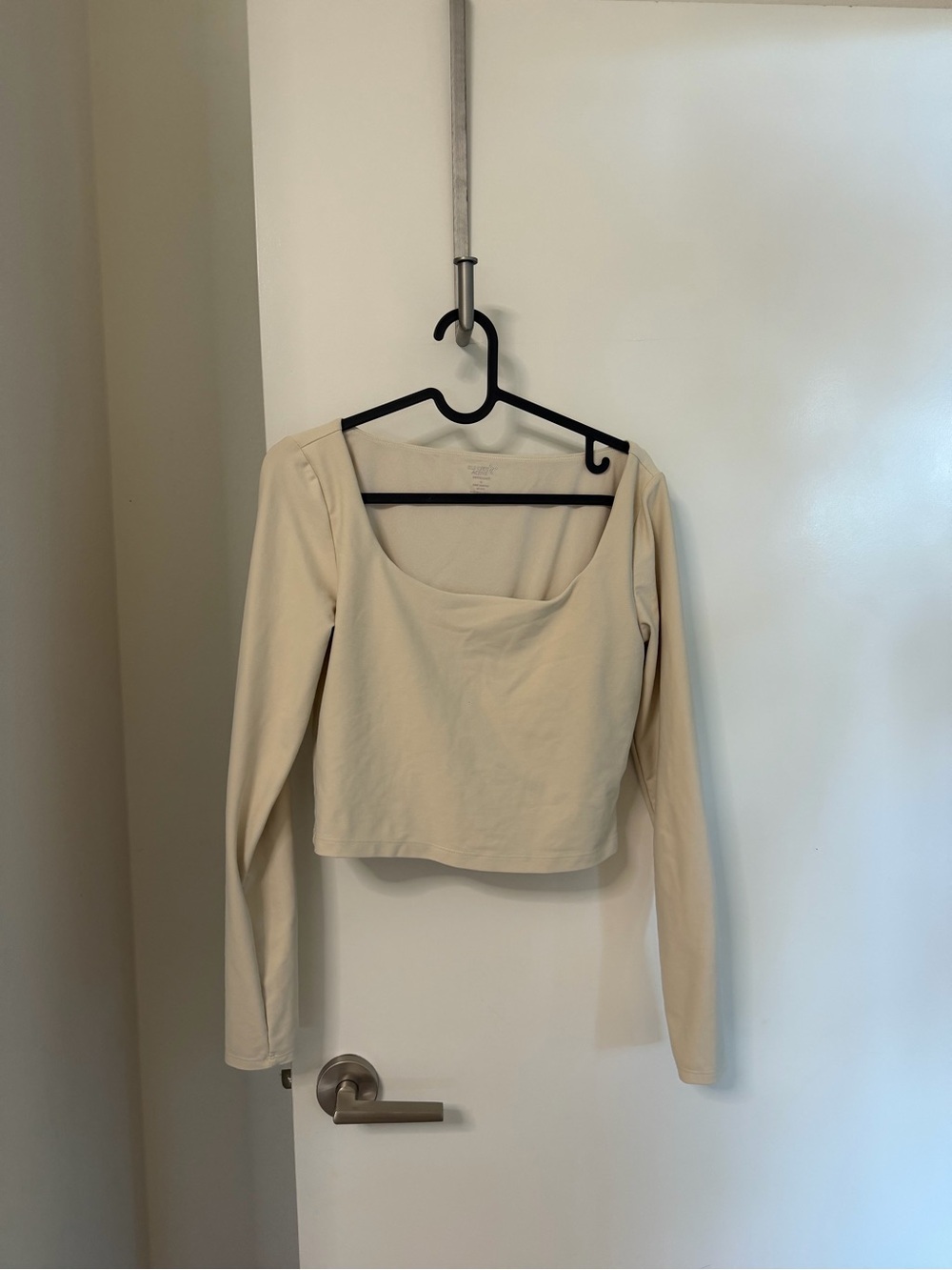 Old Navy Cream Long Sleeve Square Neck Athletic Crop Top